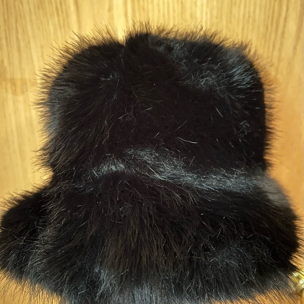Furry bucket hat